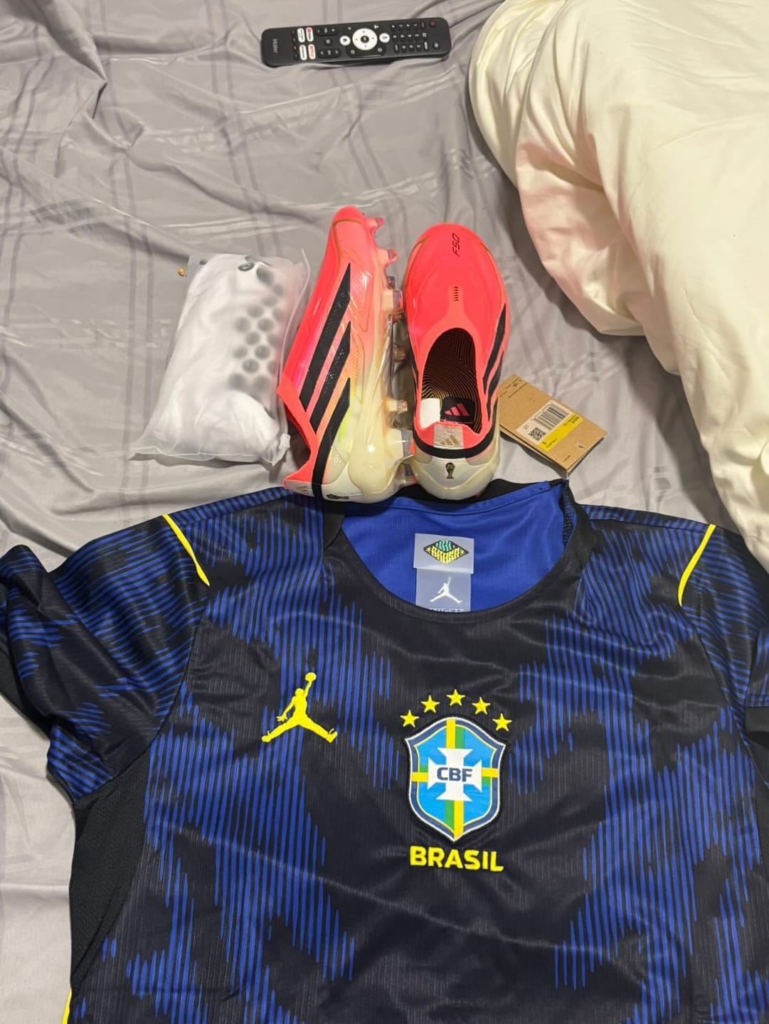 Customer photo review of adidas F50 HyperFast LaceLess Elite FG WC PINK
