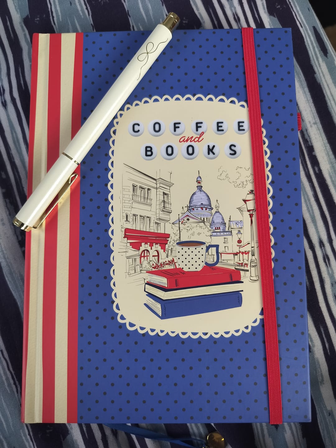 Customer photo review of Coffee and Books Box