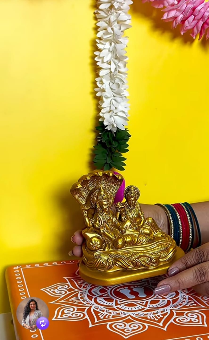 Customer photo review of Antique Gold Vishnu Lakshmi Resin Idol | 4.5 Inch