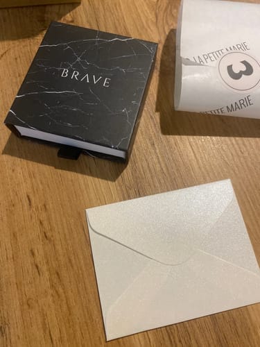 Customer photo review of Cajita Regalo Black Edition