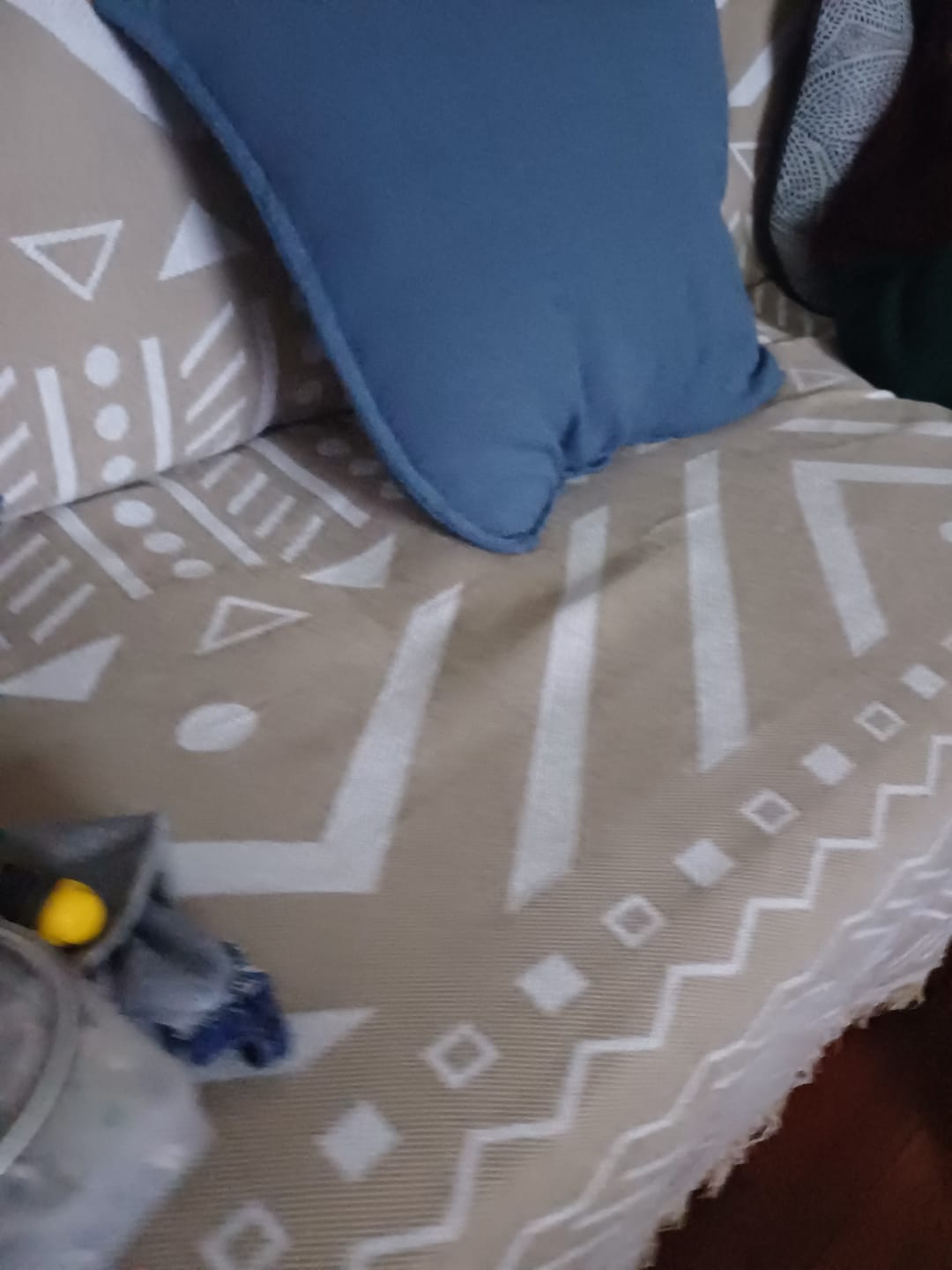 Customer photo review of Frazada Reversible 2 en 1 Cubresofá Manta Premium De Living Dormitorio Sillon 180x230cm