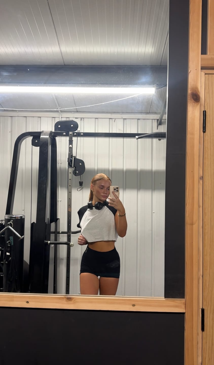 Customer photo review of W4306 - Raglan Cutoff