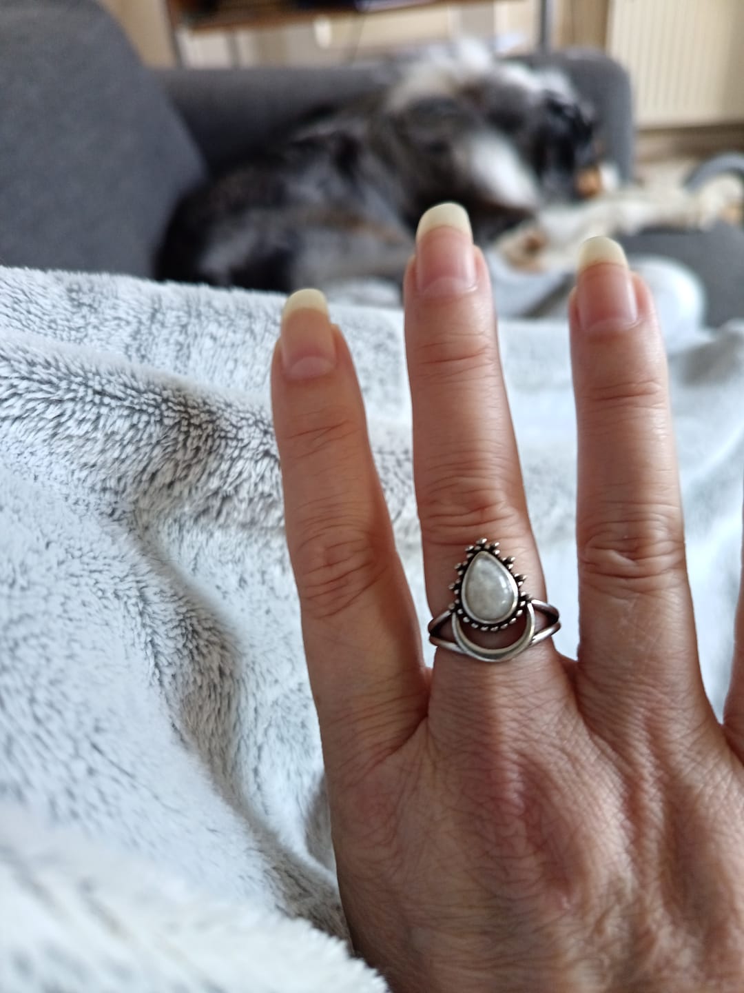 Customer photo review of Bague "Lune Intuitive" en Pierre de Lune