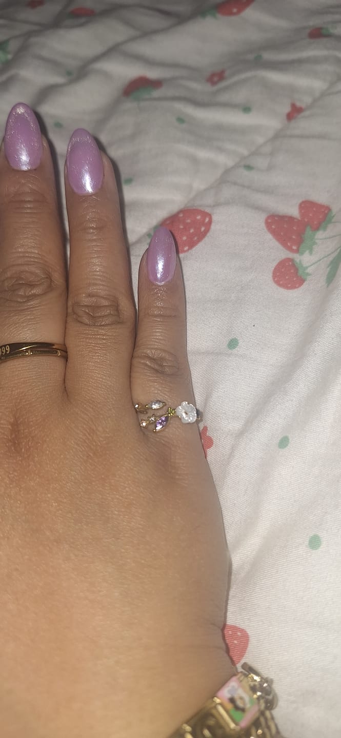 Customer photo review of Crystal White Blossom Ring Gold