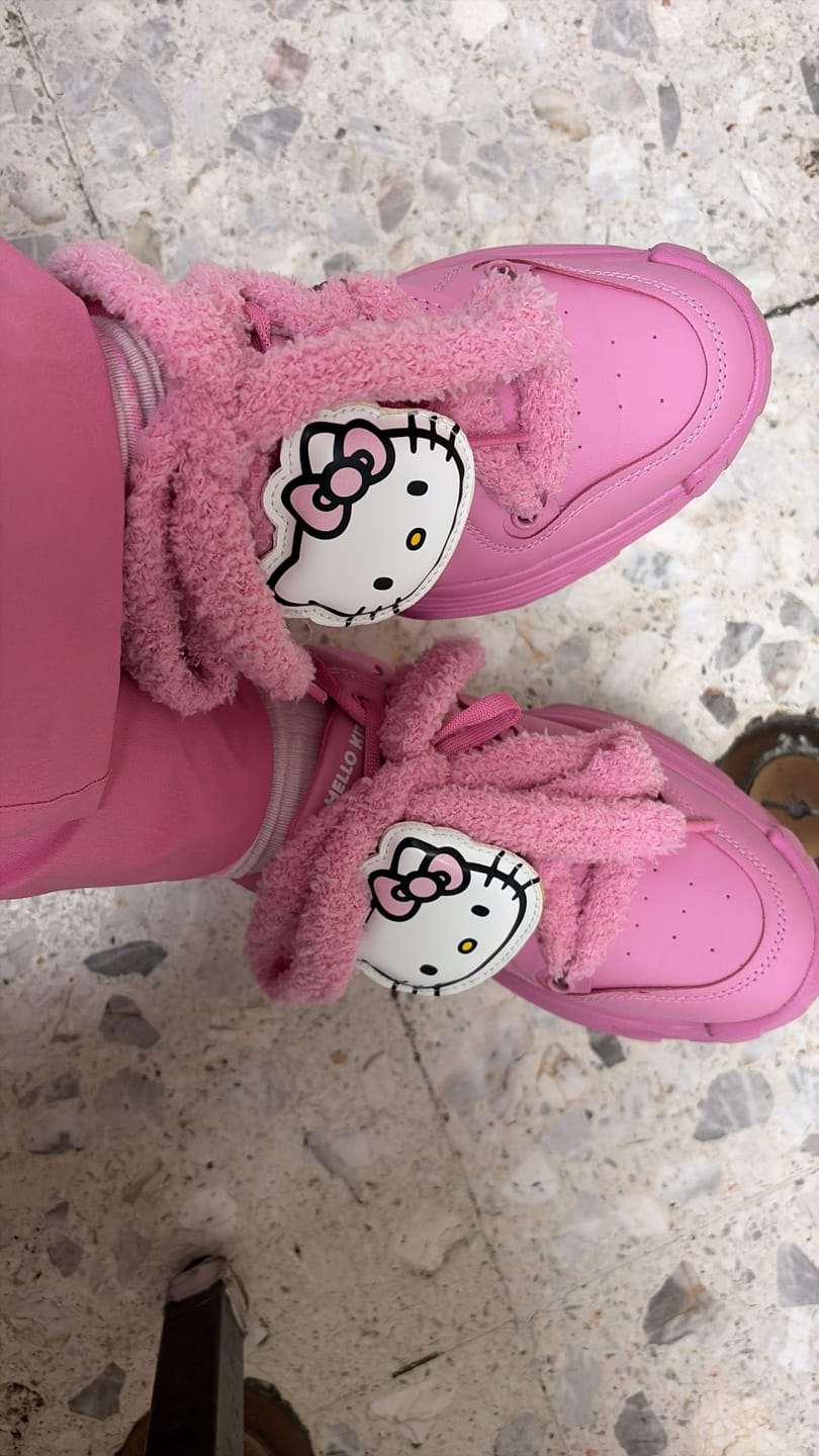 Customer photo review of Tenis Casual Hello Kitty Chunky Cotton para Mujer Rosa