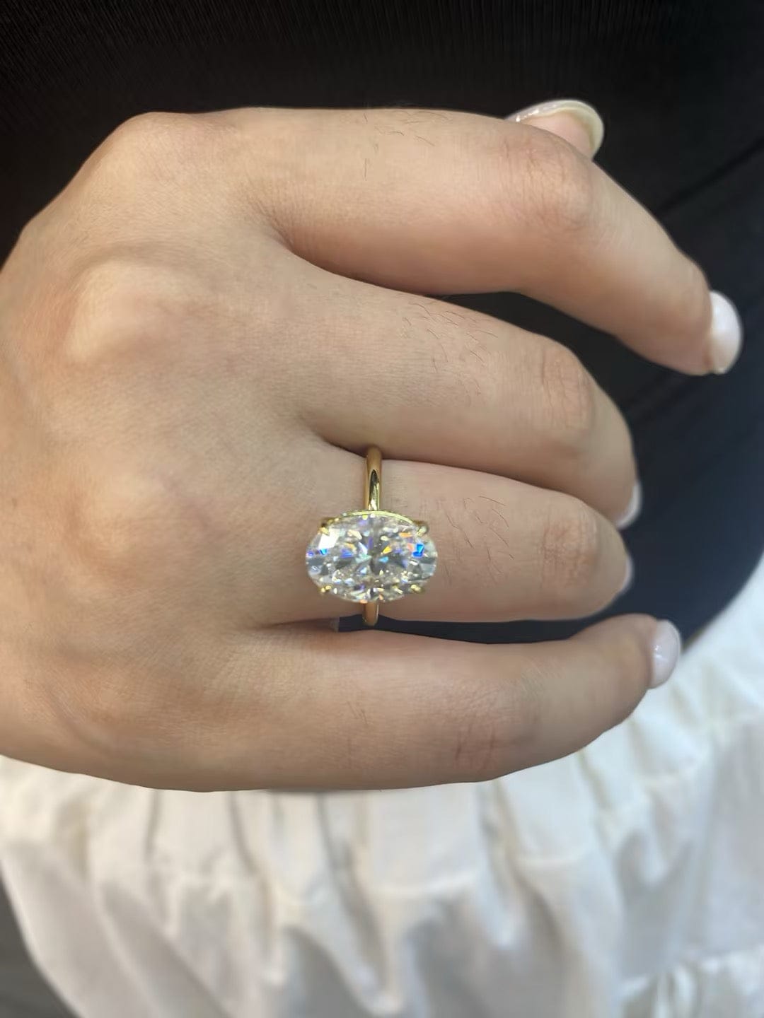 Customer photo review of S925 Moissanite 2.0 Ct ～5.5 Ct Oval Cut Yellow Gold/White Gold Promise Ring For Women
