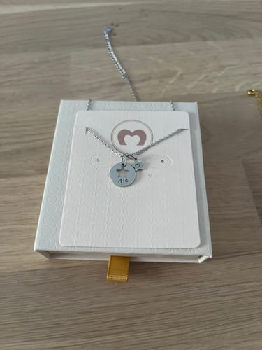 Customer photo review of Collar Celeste - Personalizado