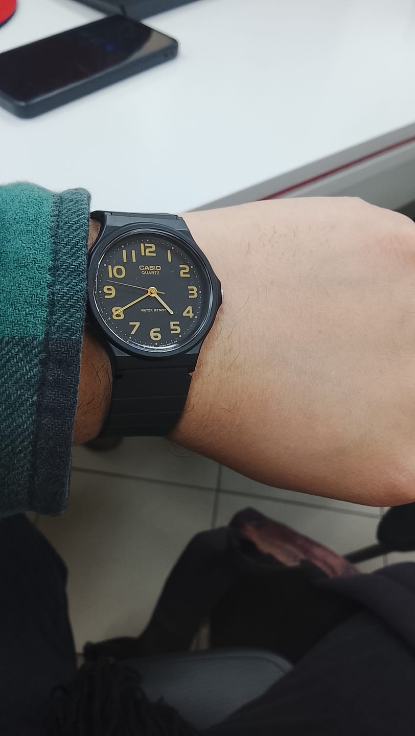 Customer photo review of Reloj Casio Vintage MQ-24-1B2LDF Negro Números