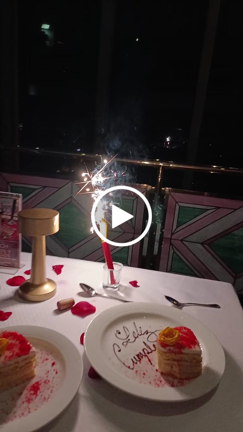 Customer video review of Cena Romántica
