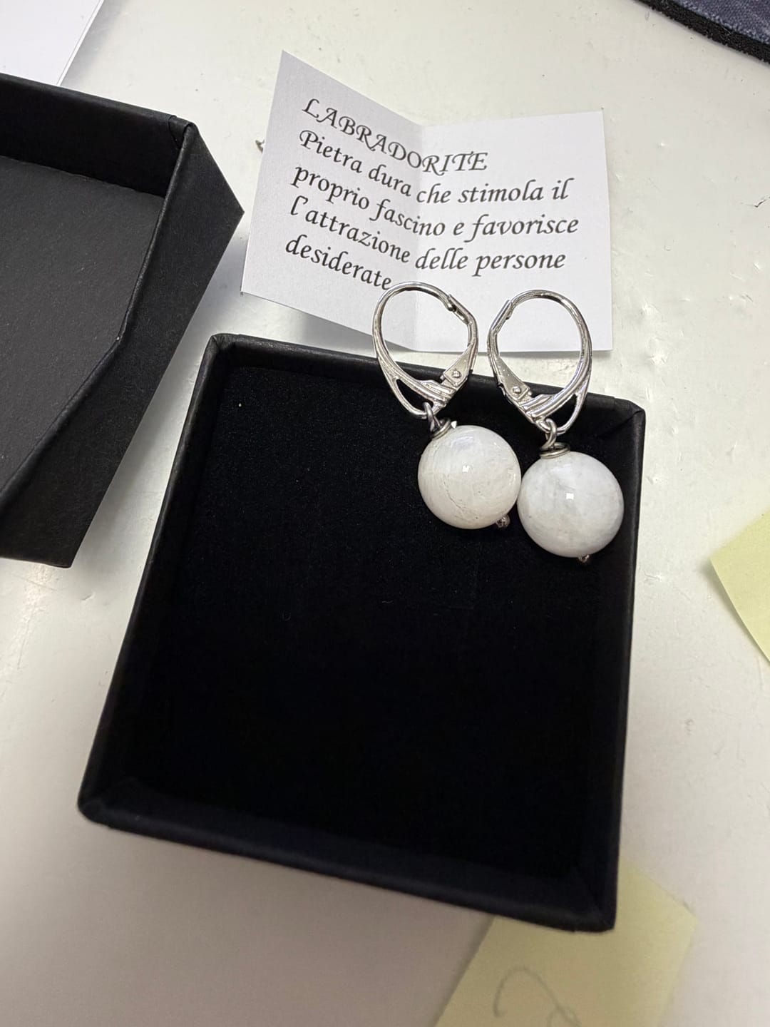 Customer photo review of Orecchini Atlas - Labradorite Bianca