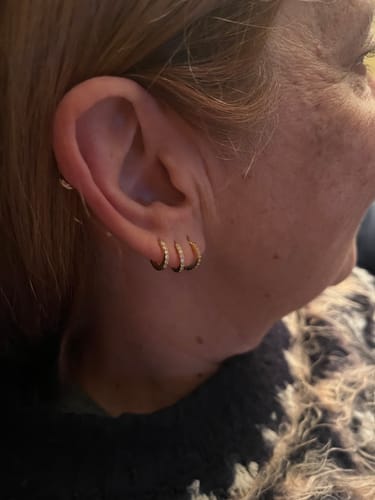 Customer photo review of Pendientes Triple Aros