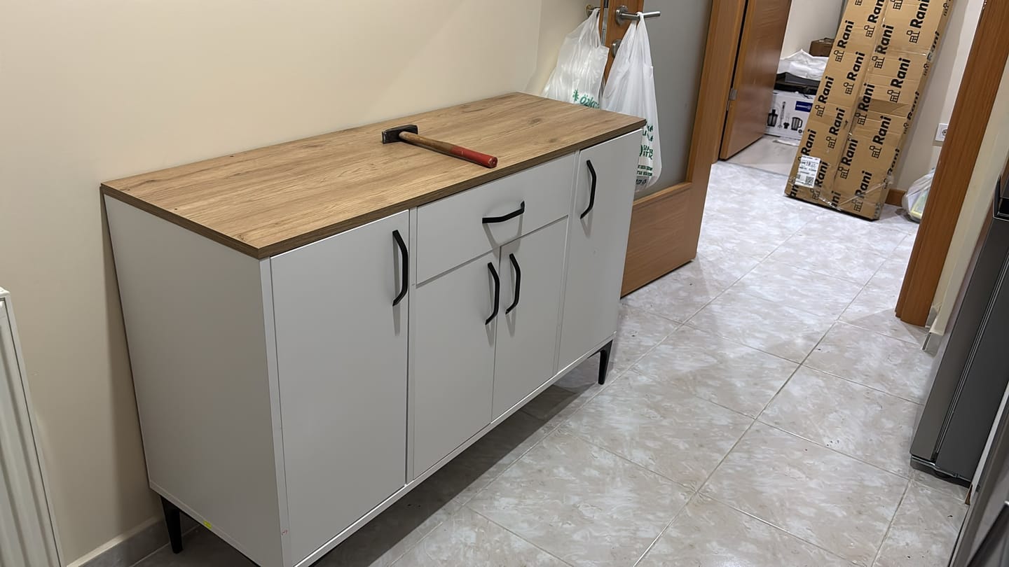 Customer photo review of Rani JE177 Çok Amaçlı Dolap 8 Kapaklı Raflı Kiler Mutfak Dolabı Sepet Ceviz - Beyaz