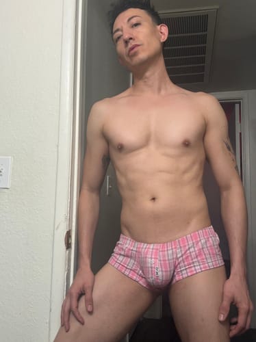 Customer photo review of Mens Plaid Front Pouch Boxer Shorts