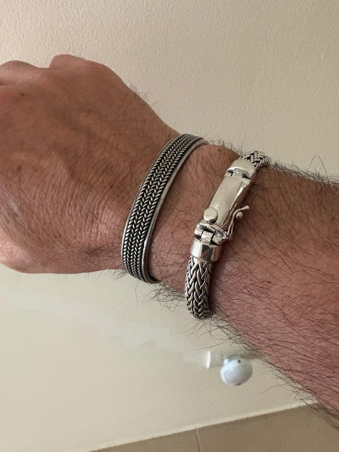 Customer photo review of צמיד כסף לגבר - Silver Lightning