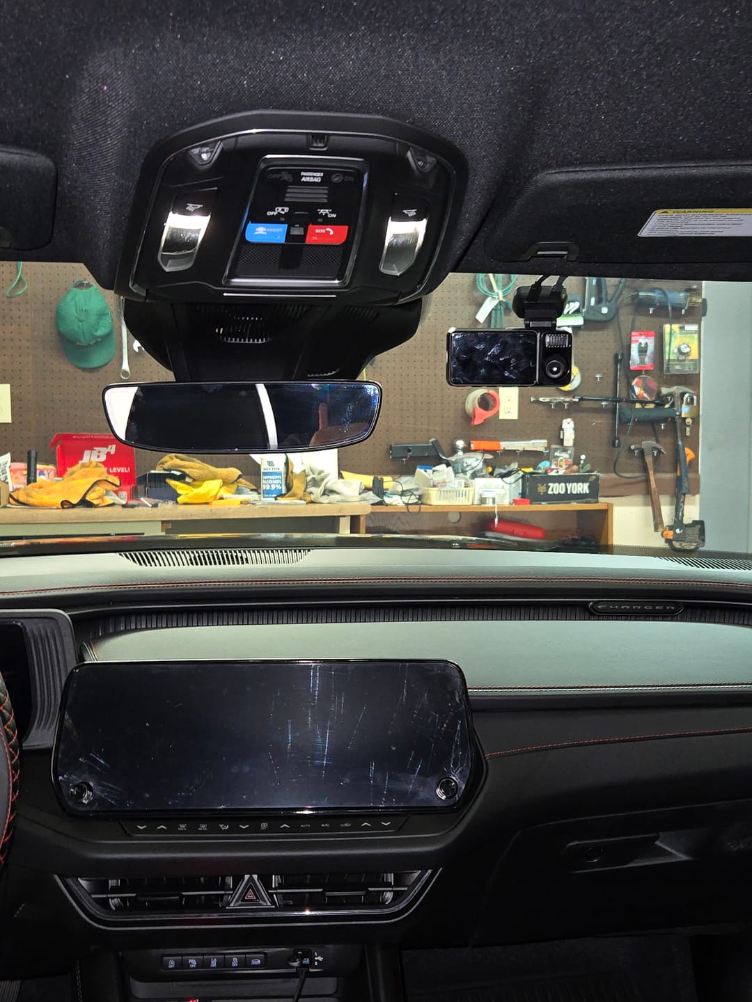 Customer photo review of REDTIGER F17 Elite 4K 3 Channel Car Vlog Dash Cam Sony STARVIS 2 Dual HDR WIFI 6 Full Night Color