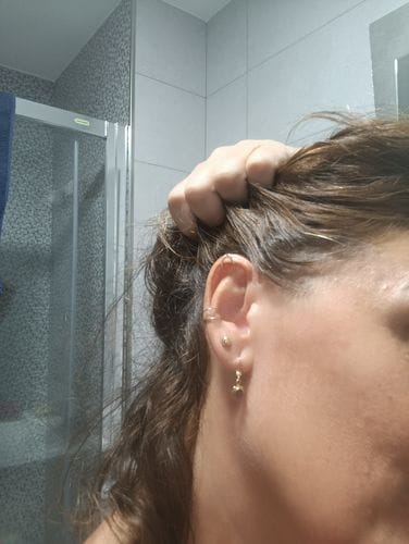 Customer photo review of Pendientes Ear Cuff - U