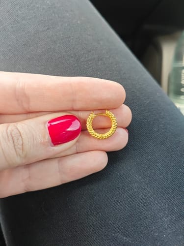 Customer photo review of Pendientes Aros Bolitas