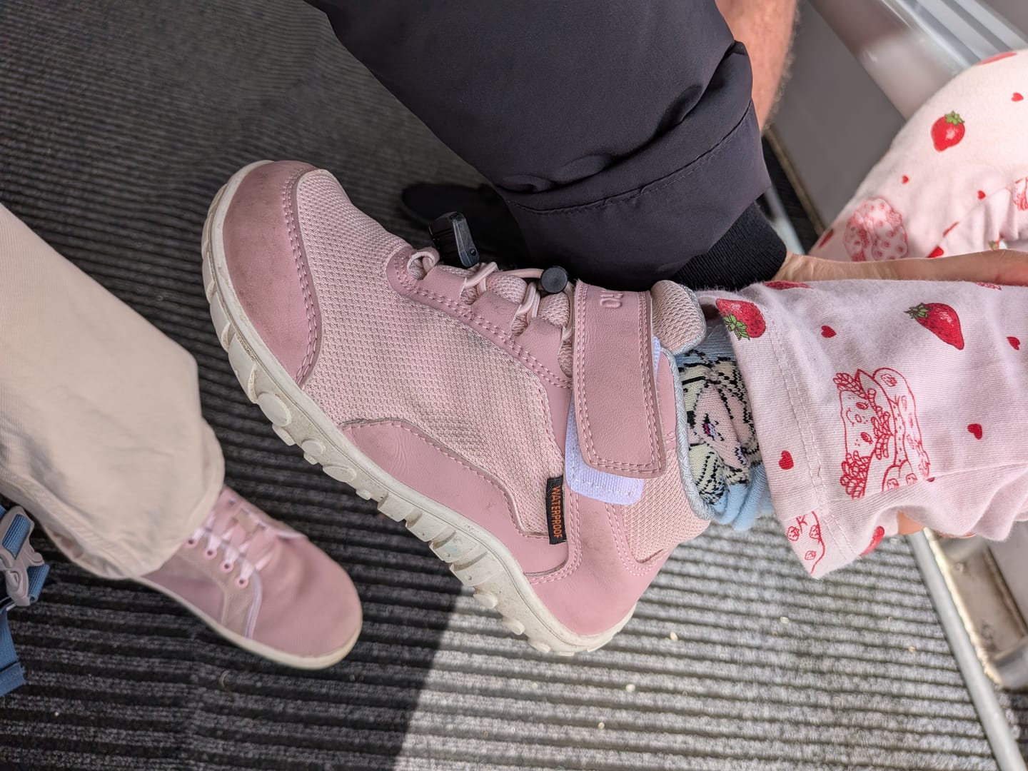 Customer photo review of Kid's Brave Ⅰ - Barefoot Shoes