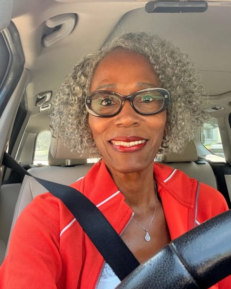 Customer photo review of Luvwin 5x5 Deep Curly Salt And Pepper Glueless Gray Color Pre-Cut Lace Bob Wig