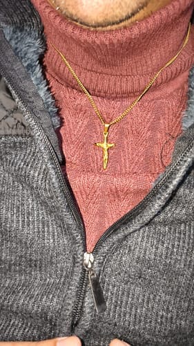 Customer photo review of Cross Minimal Pendant Oro