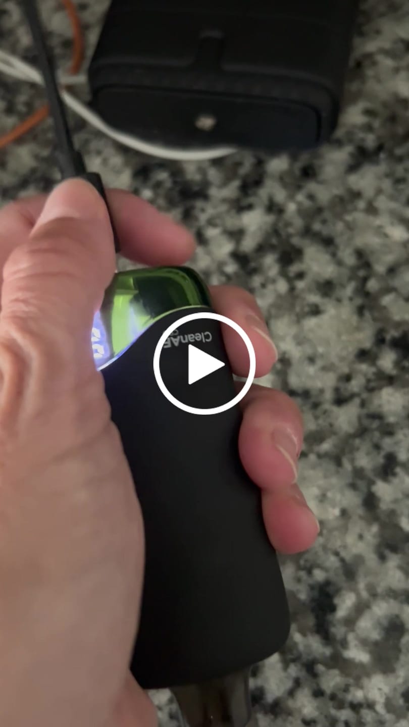 Customer video review of Kiwi Strawberry CBD Vape