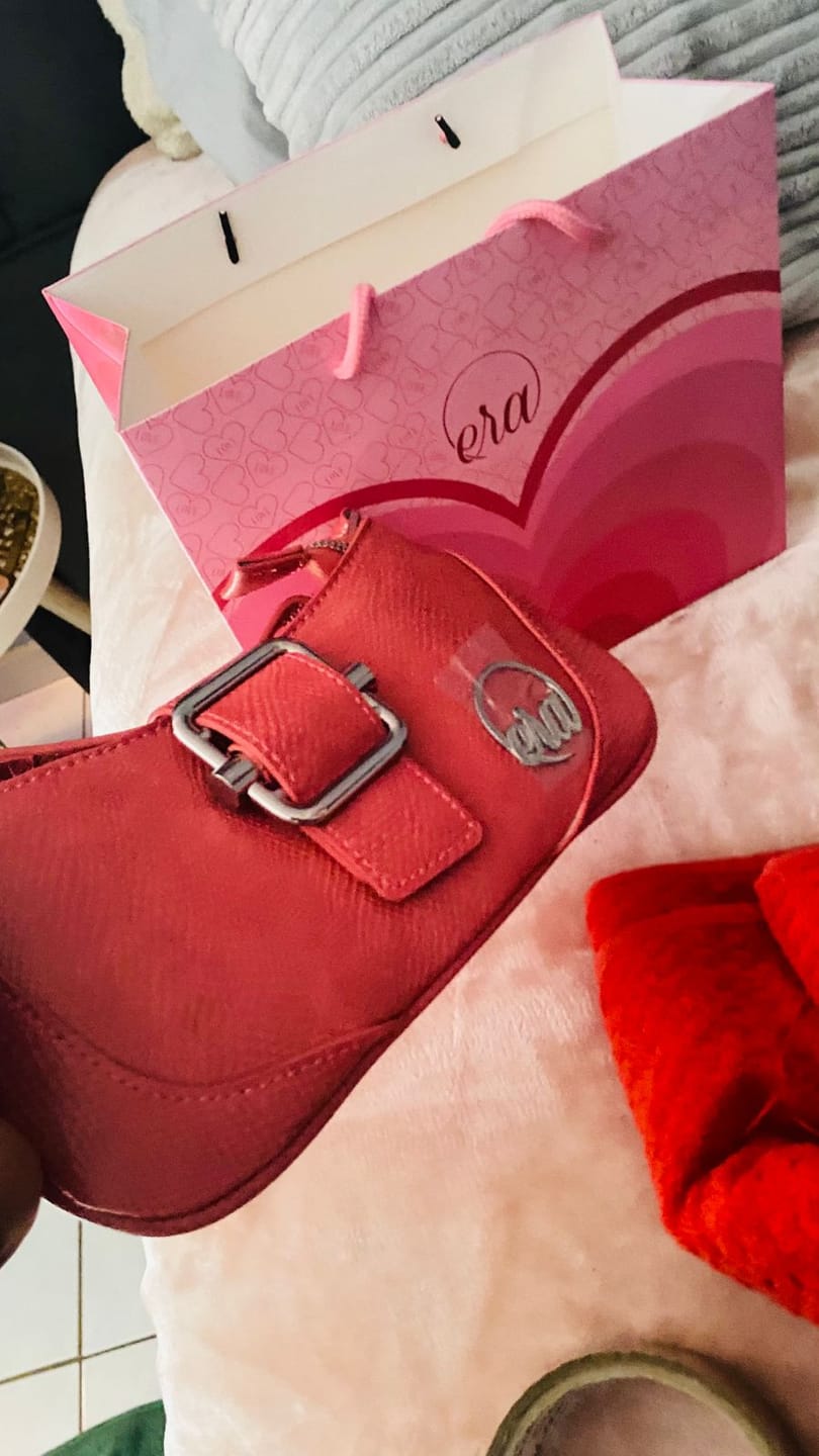 Customer photo review of Yellow Era Gift Bag