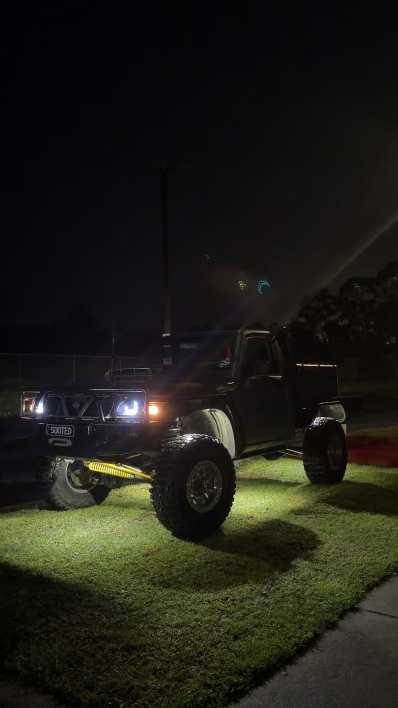 Customer photo review of CX6™ RGBW Rock Lights - 8 Pack