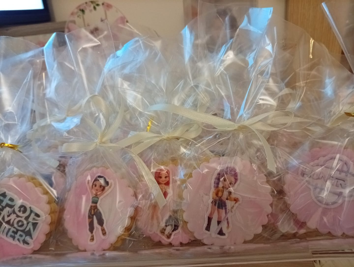Customer photo review of Βρώσιμα σχέδια K-pop Huntrix σετ