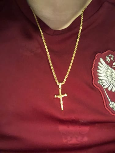 Customer photo review of Collar Hombre BRAVE Cruz Jesucristo