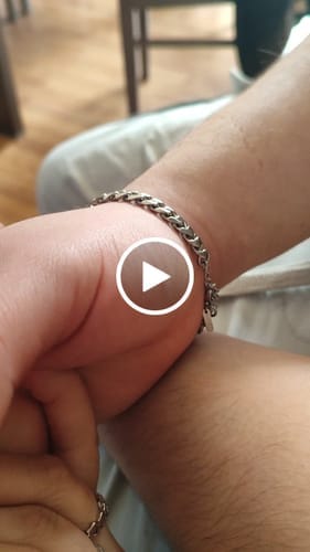 Customer photo review of Pulsera Hombre BRAVE Cubana