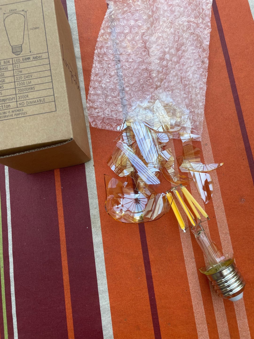 Customer photo review of Ampoule LED E27 12W