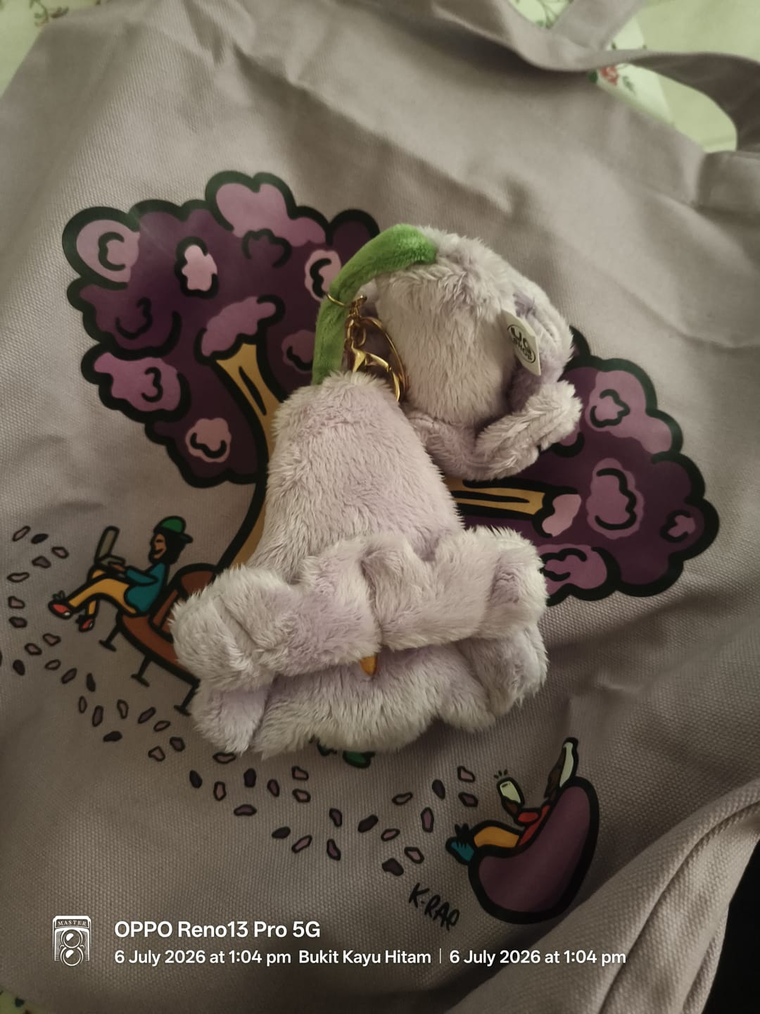Customer photo review of K-Rae x UQ Shop Oversized Tote Bag - Jacaranda Tree