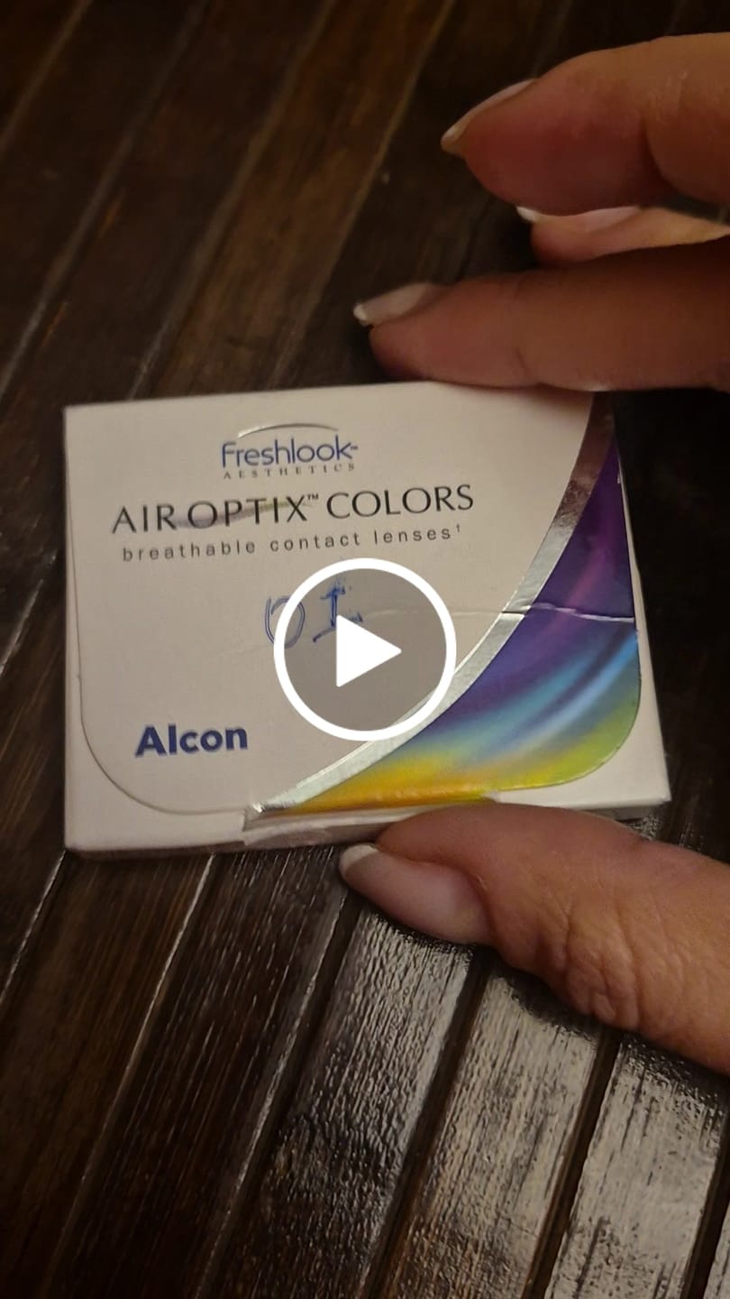 Customer video review of Air Optix Colors Formulados con aumento (miopía o hipermetropía)