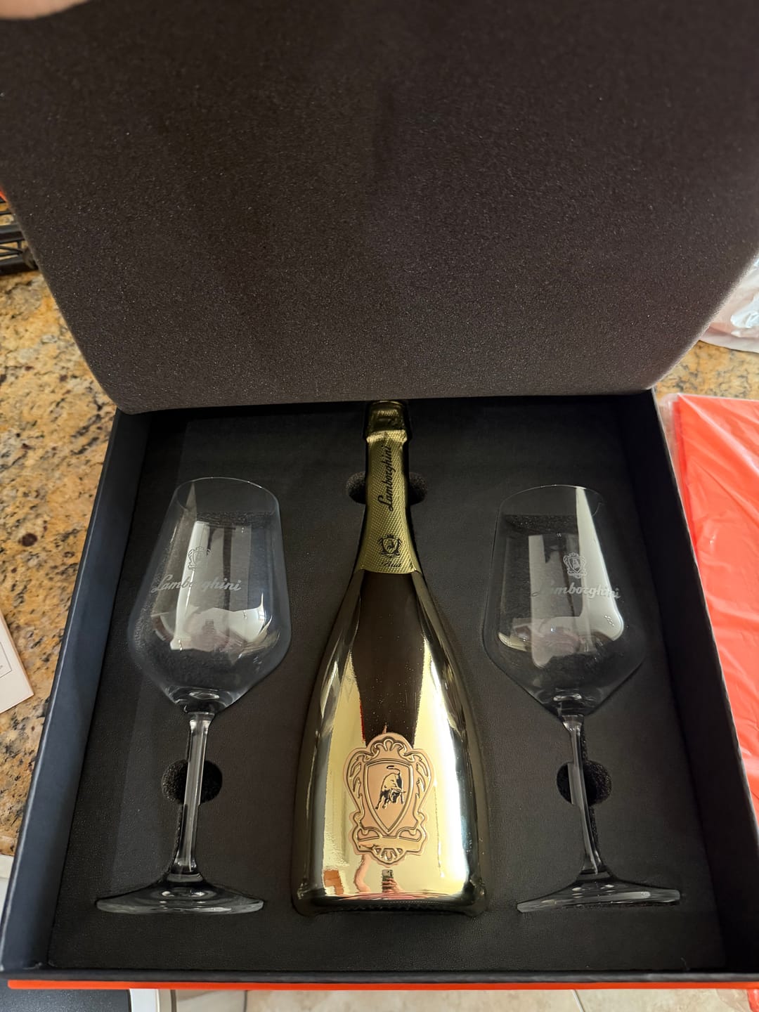 Customer photo review of Lamborghini Oro Vino Spumante with Gift Set (2026)