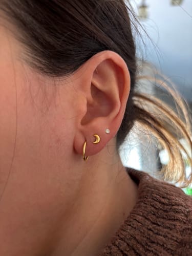 Customer photo review of Mini Pendientes Místicos