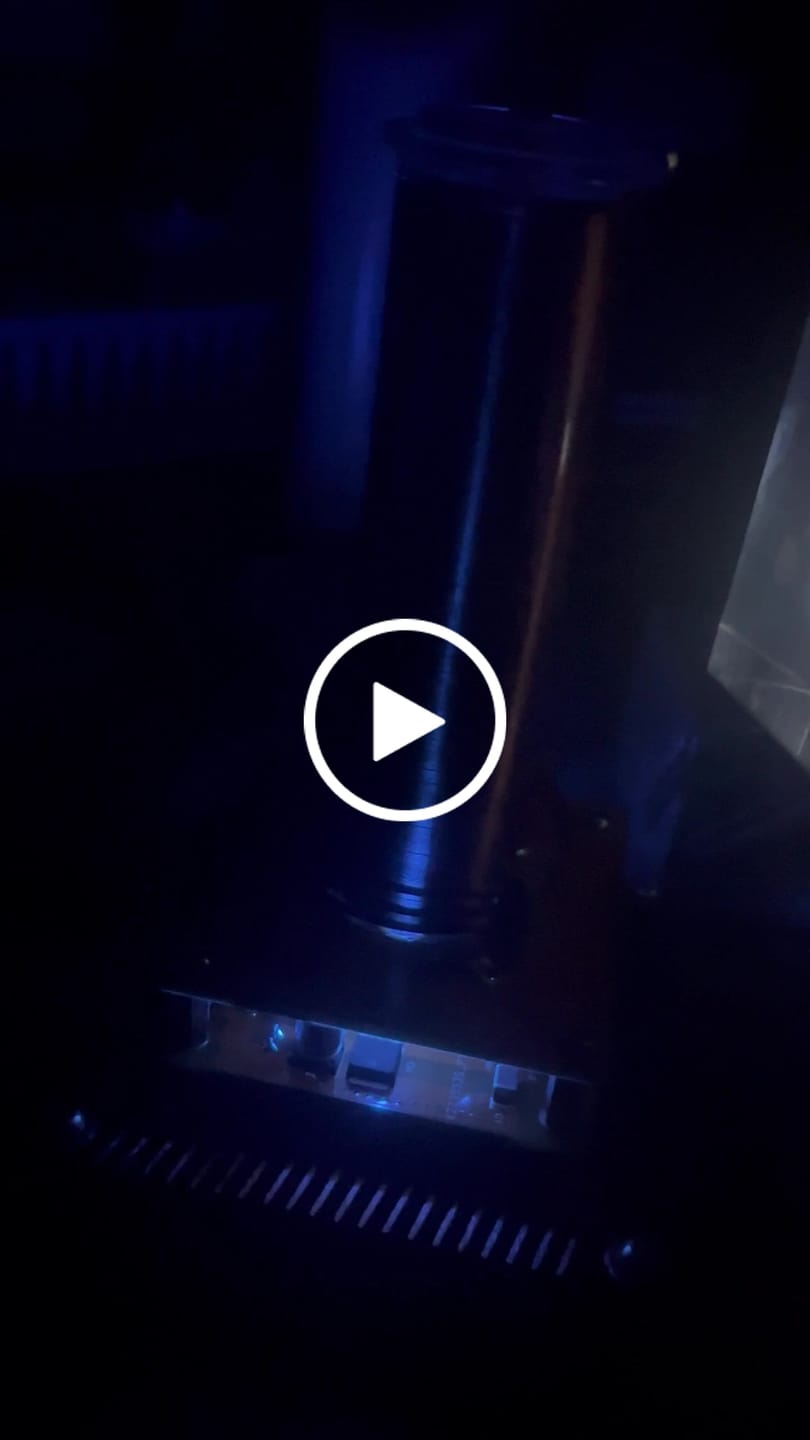 Customer video review of Mini Tesla Coil