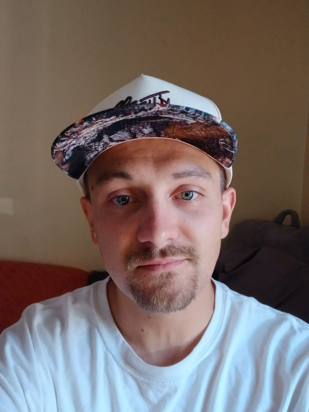 Customer photo review of 80Eighty® WhiteWood Hat
