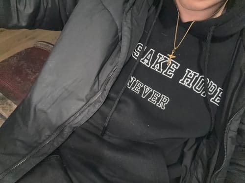 Customer photo review of Cross Minimal Pendant Oro