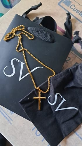 Customer photo review of Crucifix Pendant Oro