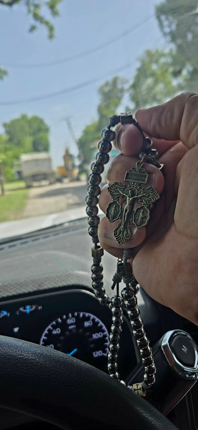 Customer photo review of FREE Today: Miraculous Medal & Crucifix of 8 mm Round Silver Black Gallstone Nylon Cord Rosary