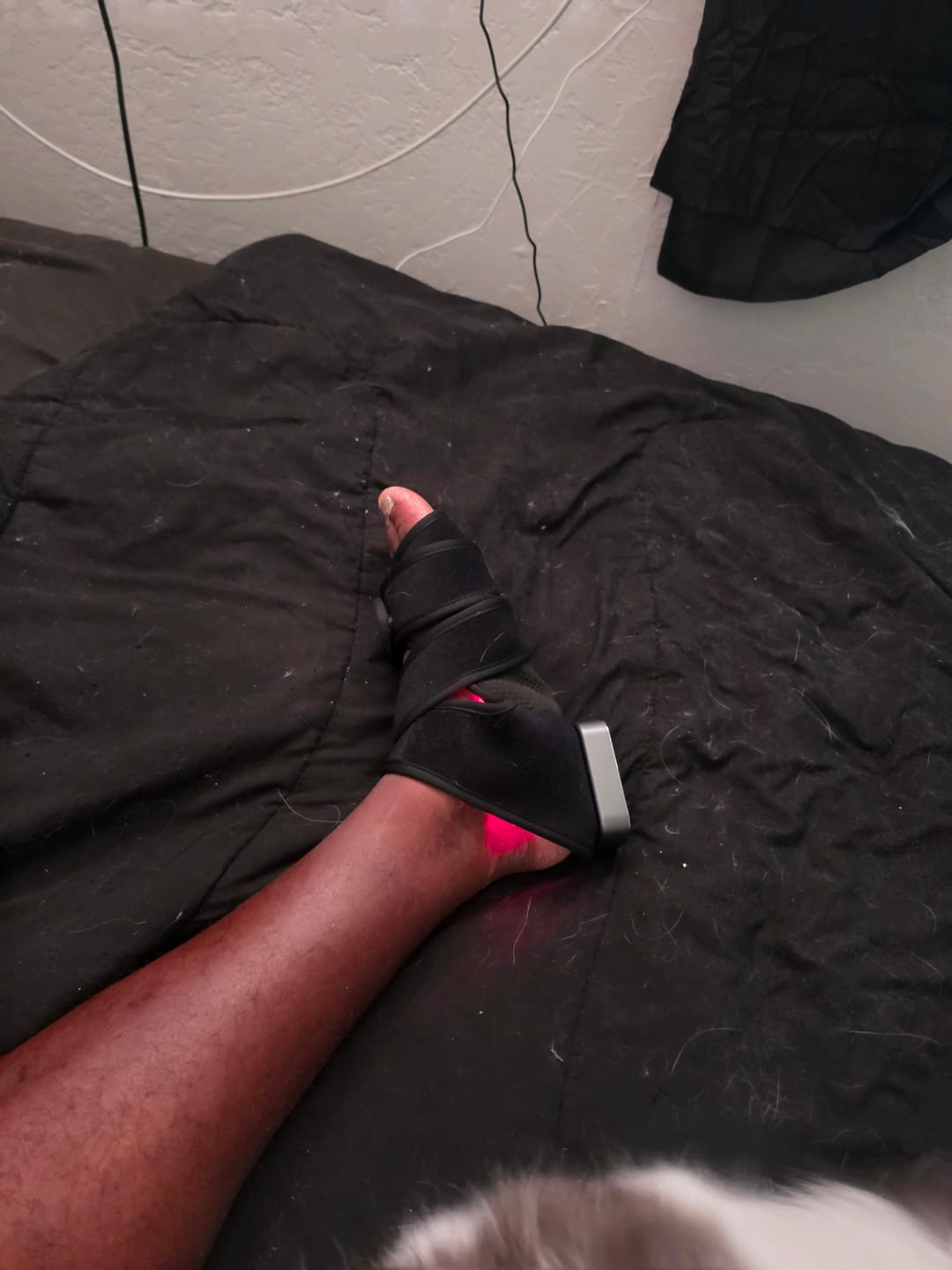 Customer photo review of Lumyhealth Red Light Therapy Multi Joint Wrap