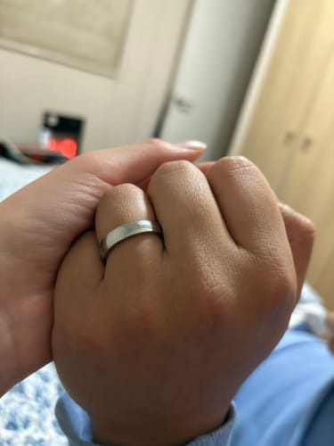 Customer photo review of Anillo Minimal