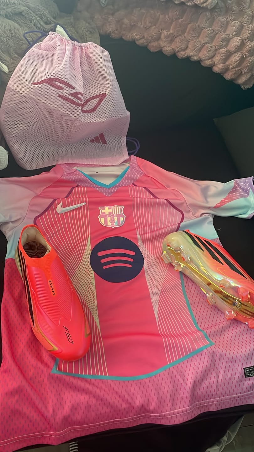 Customer photo review of adidas F50 HyperFast LaceLess Elite FG WC PINK