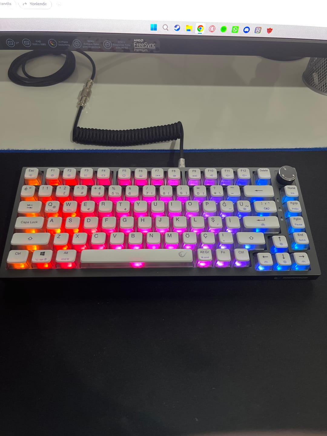 Customer photo review of ZENITH PRO - V2 8000 Hz Gateron Manyetik Anahtarlı RGB Gasket Oyuncu Klavyesi - Siyah