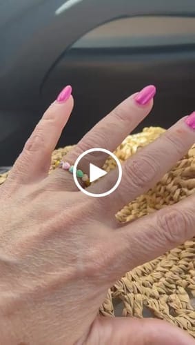 Customer photo review of Anillo Colorful Hearts