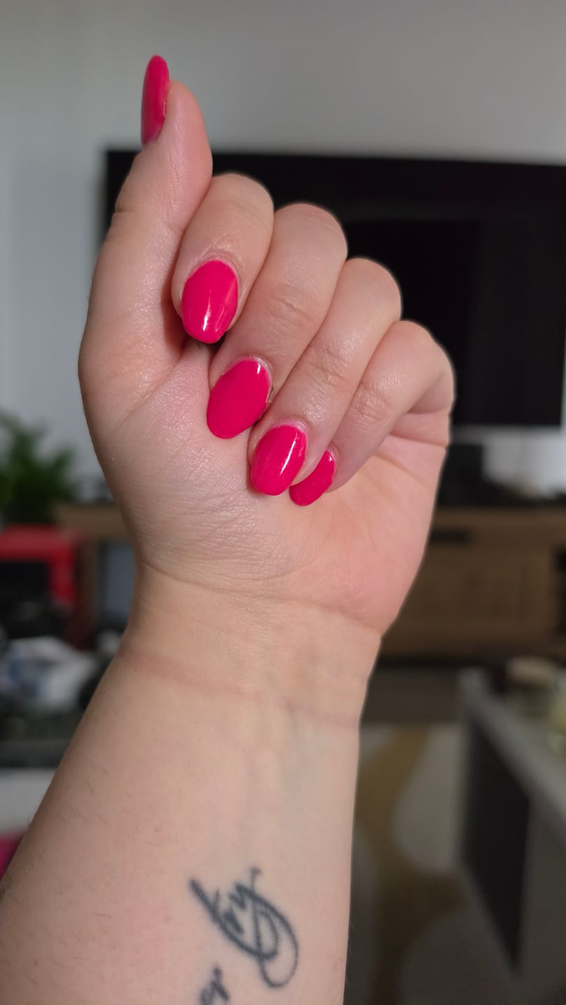 Customer photo review of Flamingo Pop Dipping Powder