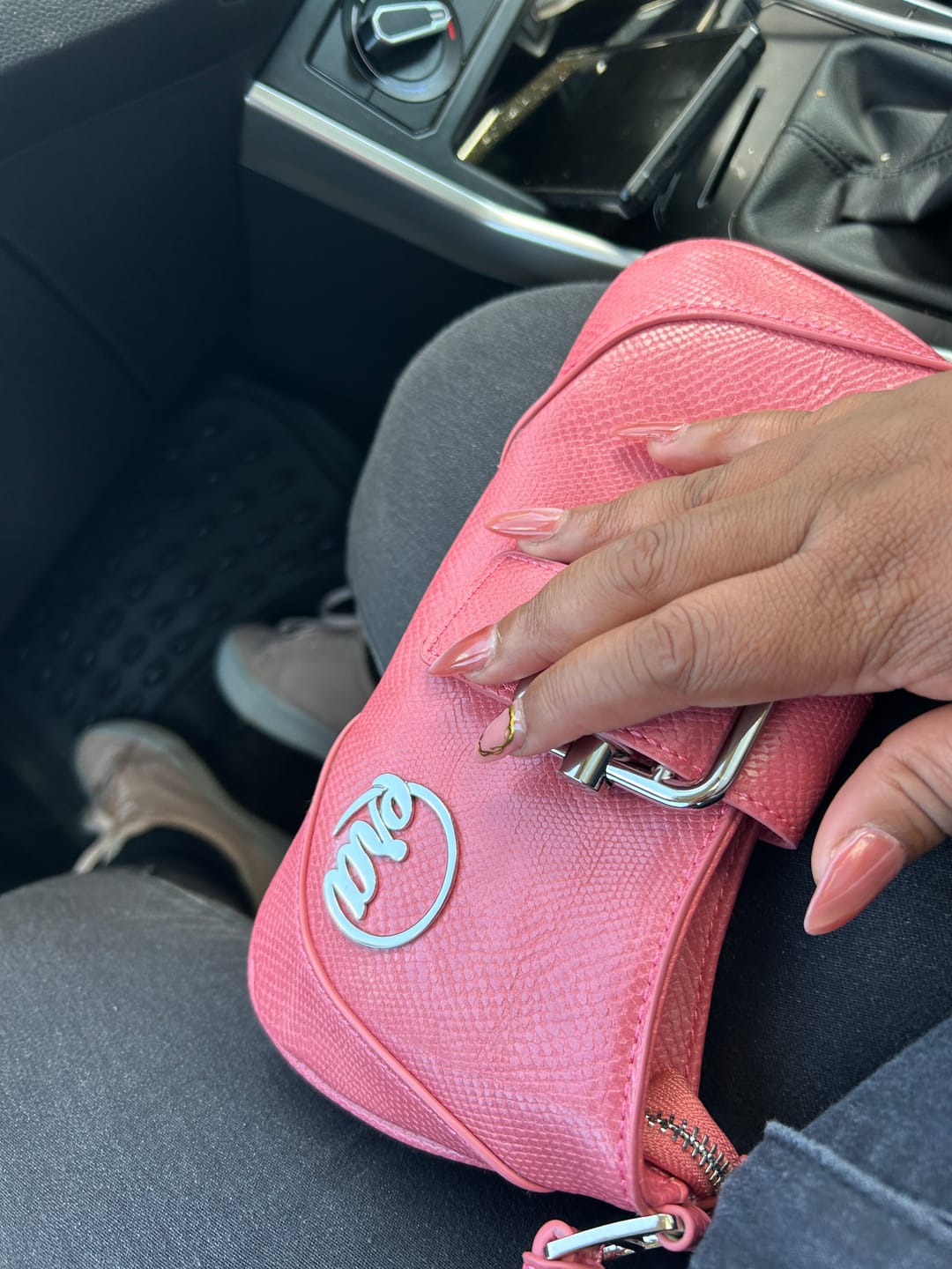 Customer photo review of Pink Lily Shoulder Bag