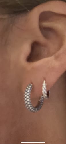 Customer photo review of Pendientes Aros Bolitas