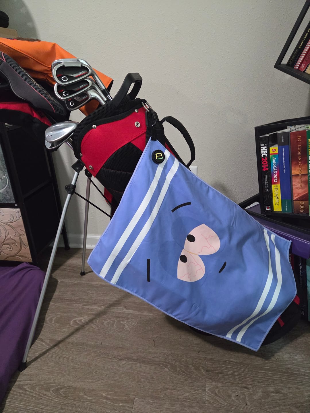 Customer photo review of MAGNETIC Towelie 24" x 16" Golf Towel, Double Sided