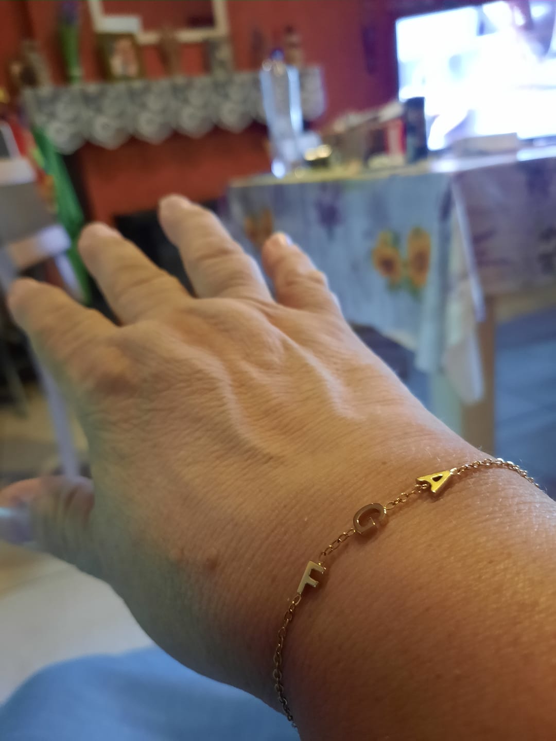 Customer photo review of Bracelet personnalisé avec initiales latérales